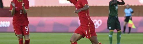 独木难支！王霜完美四喜难换3分 孱弱防线拉后腿